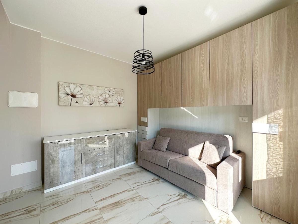 Appartement Wh - Un Posto Al Sole - Attico Monolocale Con Parcheggio Gratuito - 5 Minuti Dal Centro - Wifi à San Remo Extérieur photo