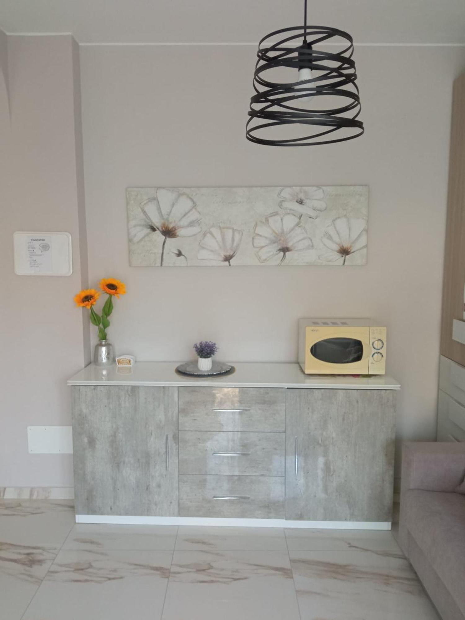 Appartement Wh - Un Posto Al Sole - Attico Monolocale Con Parcheggio Gratuito - 5 Minuti Dal Centro - Wifi à San Remo Extérieur photo
