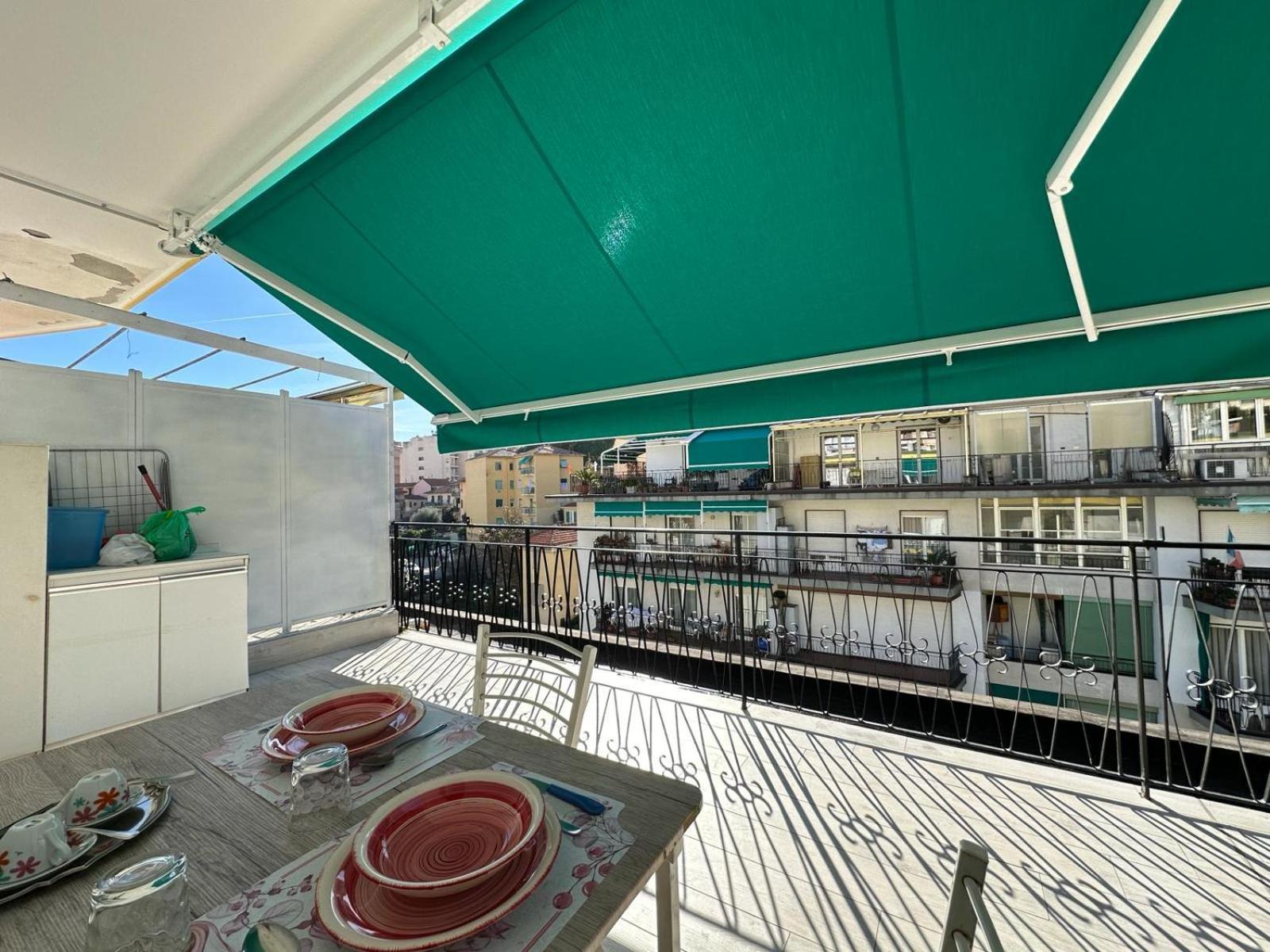 Appartement Wh - Un Posto Al Sole - Attico Monolocale Con Parcheggio Gratuito - 5 Minuti Dal Centro - Wifi à San Remo Extérieur photo
